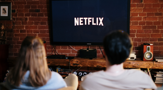 25 Easy Date Night Ideas That Are Better Than Netflix
