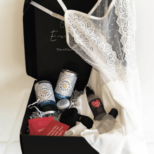 "It's A Match!" Date Night Box With The Dating Divas - EveryLoveIntimates